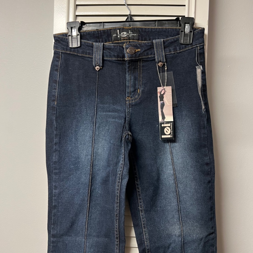 Jeans - Picture 2 of 5